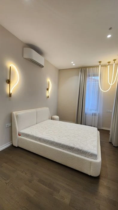 Продажа Стильного дома в Совиньоне, 200м², 5 соток