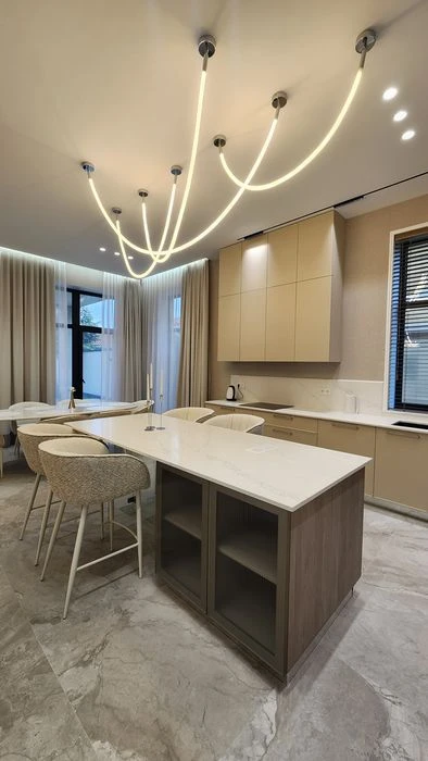 Продажа Стильного дома в Совиньоне, 200м², 5 соток