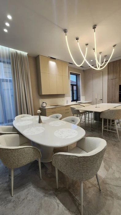 Продажа Стильного дома в Совиньоне, 200м², 5 соток