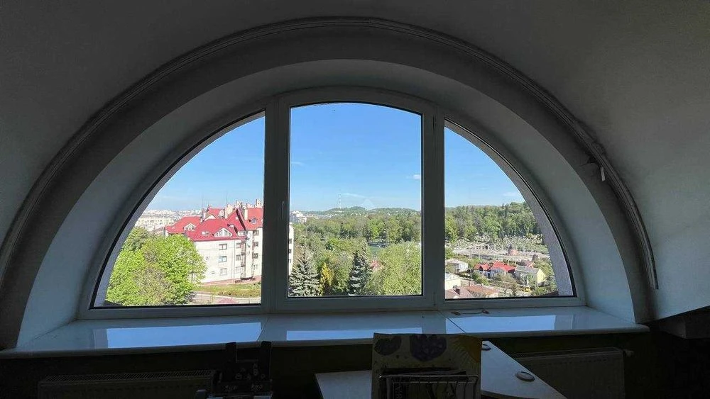 Продаж квартири на вул. Олеся