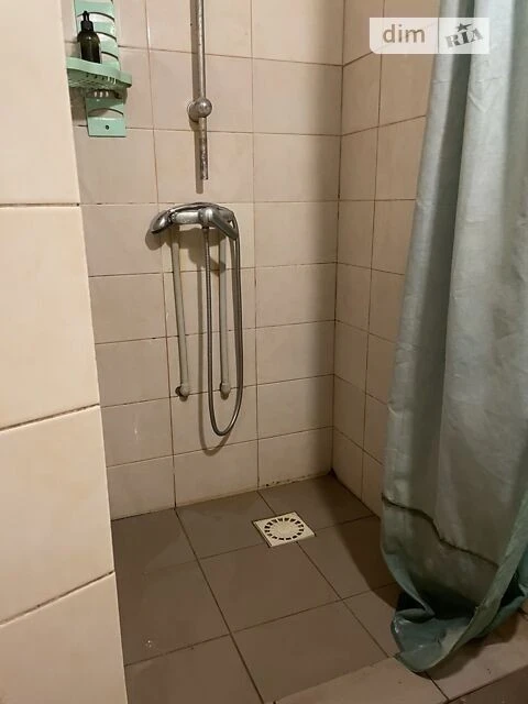 Продаж кімнати 26 кв. м на вул. Олекси Тихого 18/20 • ID 348