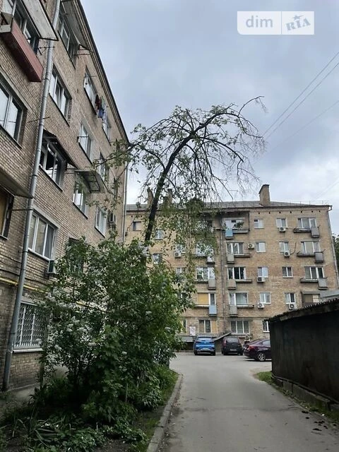 Продаж кімнати 26 кв. м на вул. Олекси Тихого 18/20 • ID 348