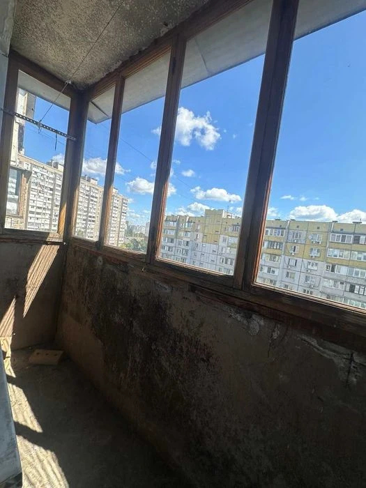 Продаж без% 1к просп. Червоної калини 12-В, Держпрограми