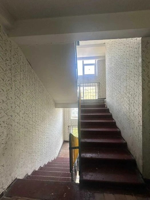 Продаж без% 1к просп. Червоної калини 12-В, Держпрограми