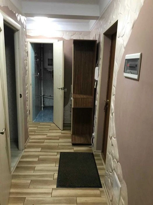 Оренда 2-кімнатної, метро Академмістечко. Ушакова, 12.