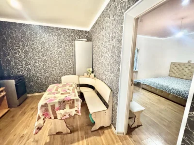 Продам двокімнатну квартиру. Кухня  12 кв.м! Закритий двір.