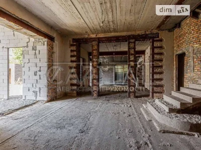 Продаж 2 поверхового будинку з ділянкою на 10 соток, 646 кв.