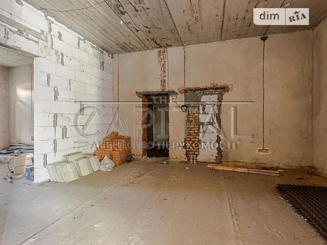 Продаж 2 поверхового будинку з ділянкою на 10 соток, 646 кв.