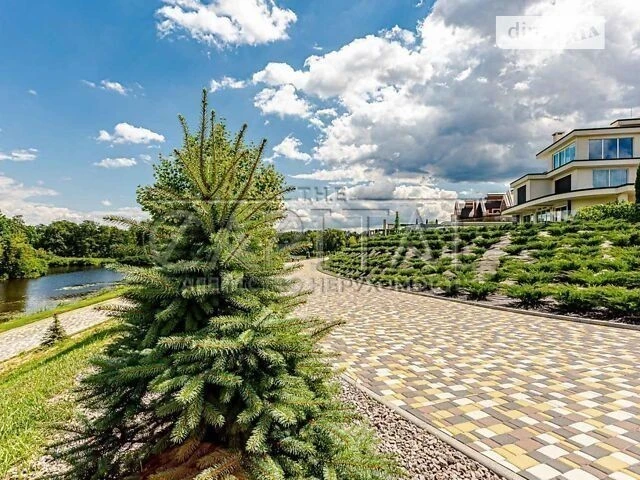 Продаж 2 поверхового будинку з ділянкою на 10 соток, 646 кв.