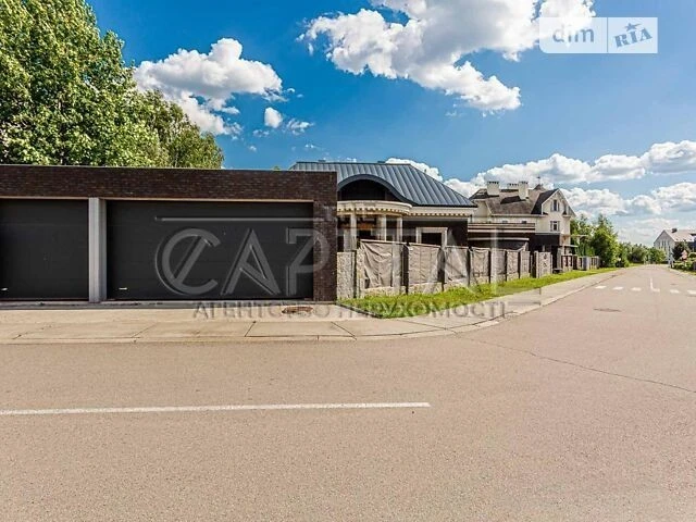 Продаж 2 поверхового будинку з ділянкою на 10 соток, 646 кв.