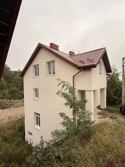 Продаж будинку з частковим ремонтом,вул Кривчицька дорога.