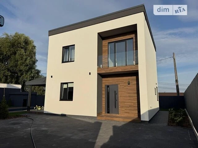 Продаж 2 поверхового будинку з ділянкою на 5 соток, 130 кв.