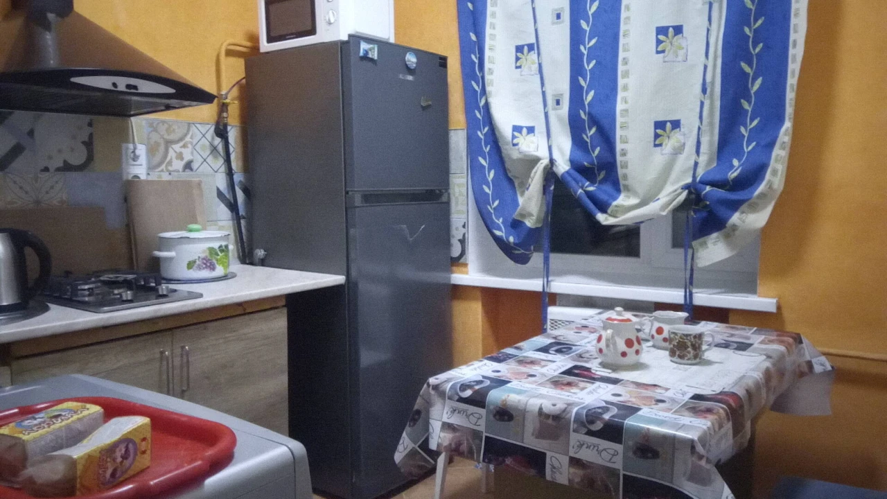Пропонується двокімнатна квартира у довгострокову арєнду