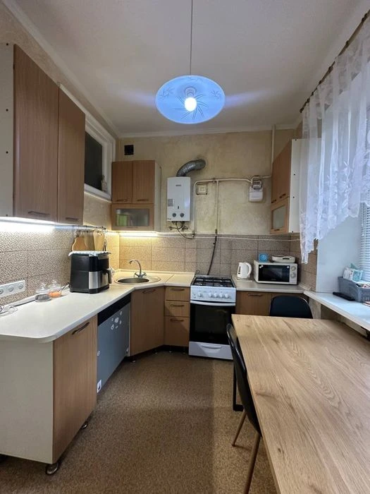Продам 2-к кв сталинка 54.2 м2 район ул  Титова/ Фабрично-За
