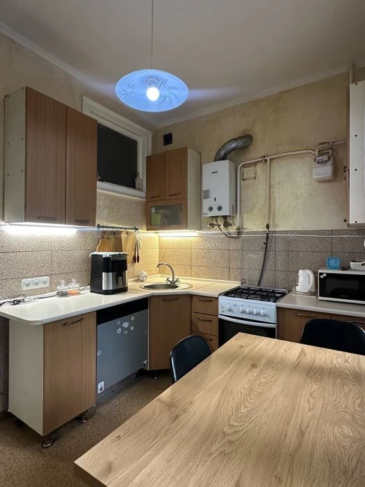 Продам 2-к кв сталинка 54.2 м2 район ул  Титова/ Фабрично-За