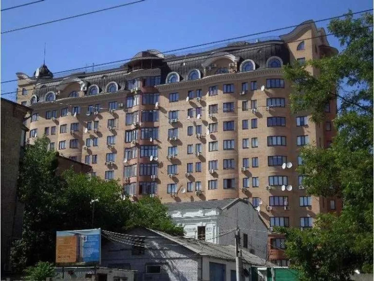 For sale 6-room apartment 211 m² in the center, Zhylyanska St., 30A