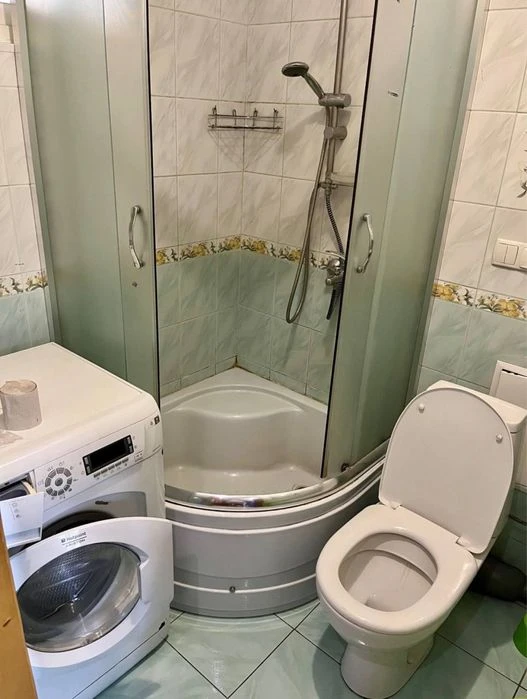 Продається 1к квартира біля Панорами Плази