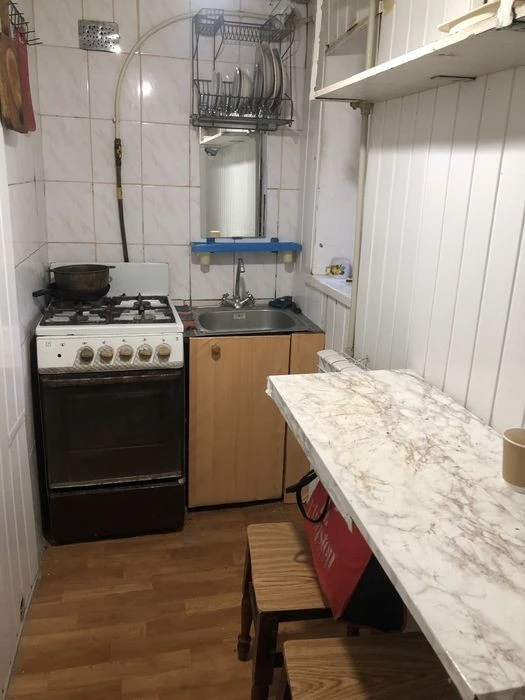 Здам 1-кімнатну окрему квартиру в приват. будинку, м Лісова,