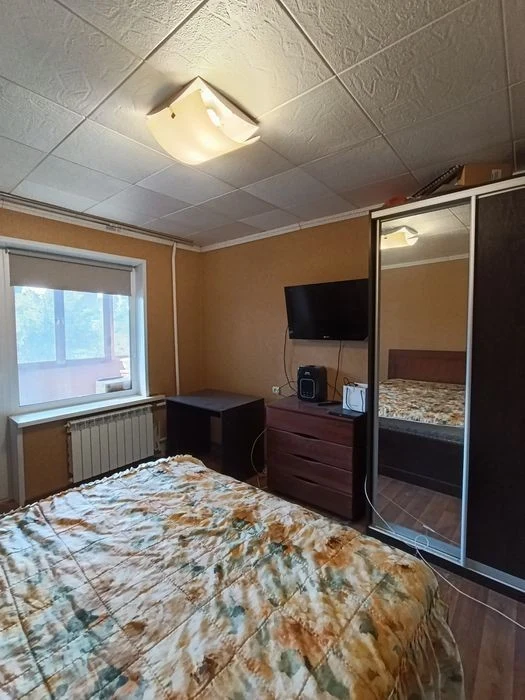 продається 1-кім. квартира метро Академ містечко