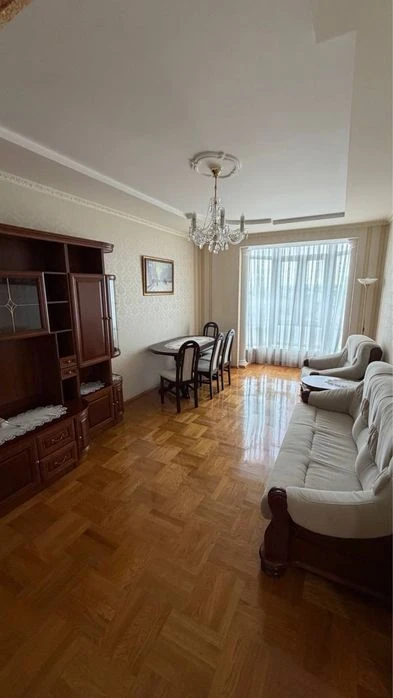 Продається 3-х кімнатна квартира з ремоном