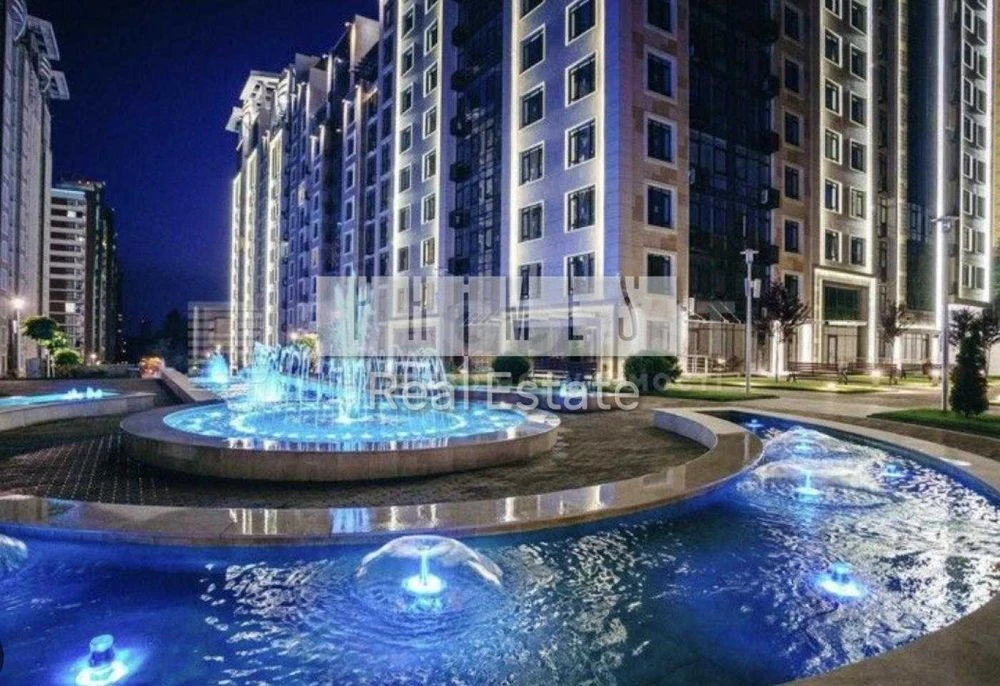 Продається 3-х кімнатна квартира 80м  з дизайнерським ремонт
