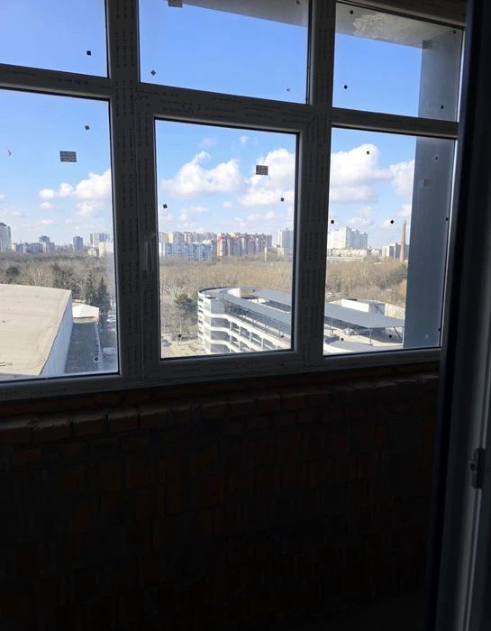Продам 1- ком квартиру с видом на парк Победы.