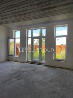 Продаж двоповерхового будинку в закритому КМ Osocor House/ву