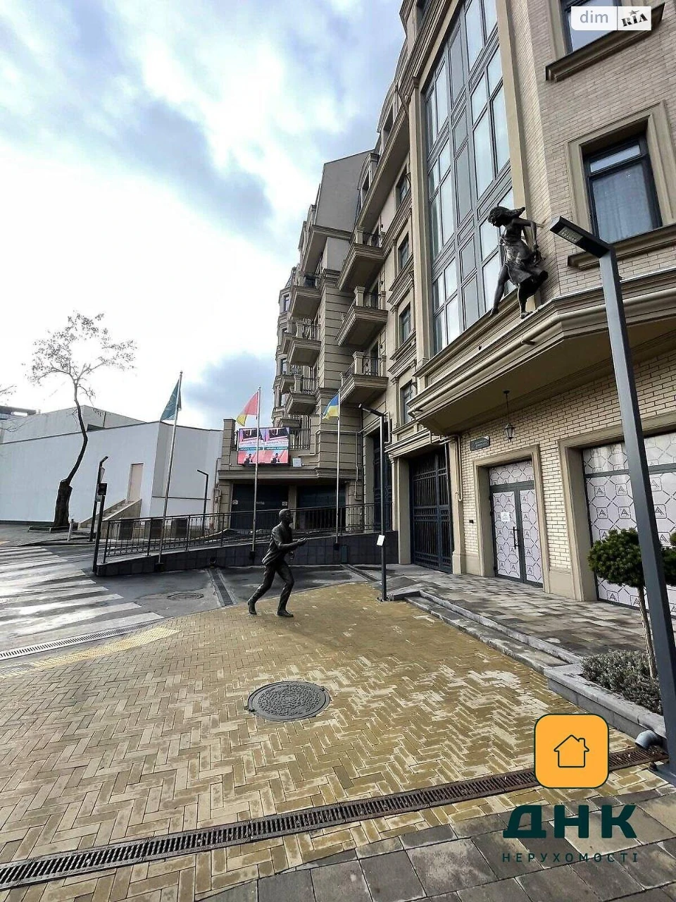 Продаж Квартира Середній Фонтан