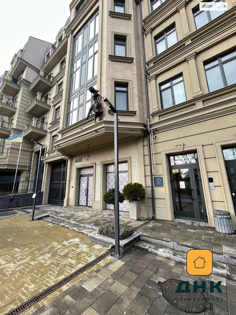 Продаж Квартира Середній Фонтан
