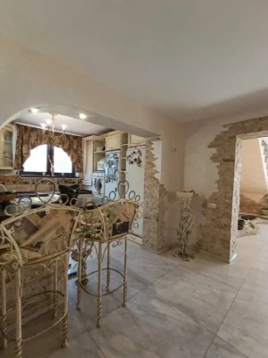 Продаж будинку 240 м², Центральна вул.