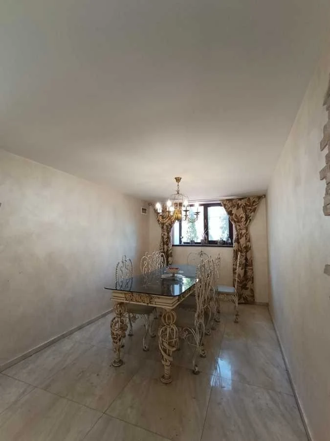 Продаж будинку 240 м², Центральна вул.