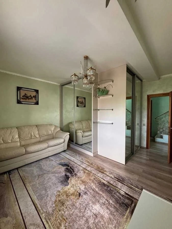 Продаж будинку 240 м², Центральна вул.