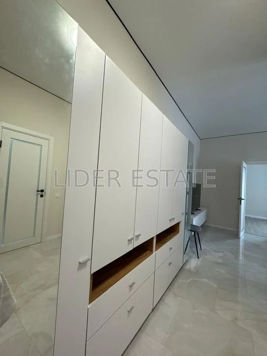 Продам 1-кімн. квартиру, 3/3 пов., 48/18/30 м², Ужгород. Іде