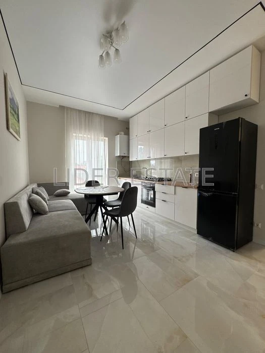 Продам 1-кімн. квартиру, 3/3 пов., 48/18/30 м², Ужгород. Іде