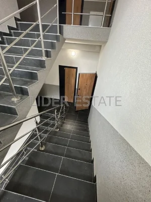 Продам 1-кімн. квартиру, 3/3 пов., 48/18/30 м², Ужгород. Іде