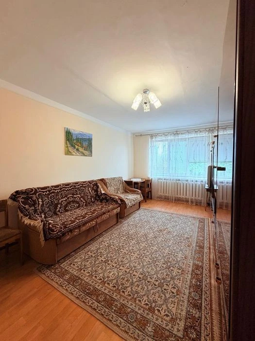 Продаж 3кн Чешки на Південно -Кільцевій