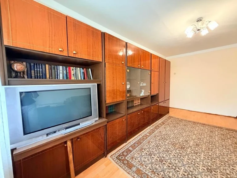 Продаж 3кн Чешки на Південно -Кільцевій