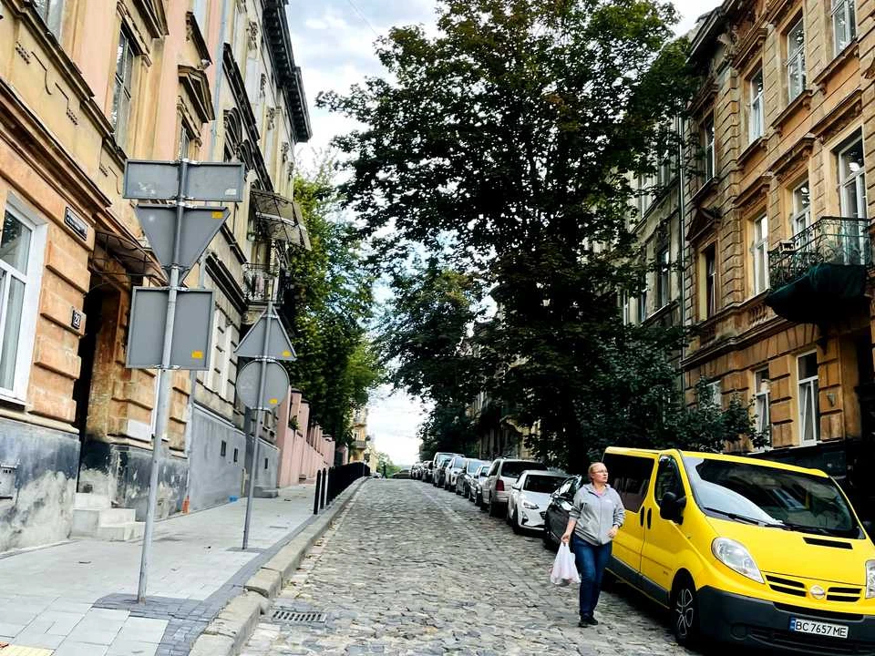 Квартира. Львів, Кирила і Мефодія вул.