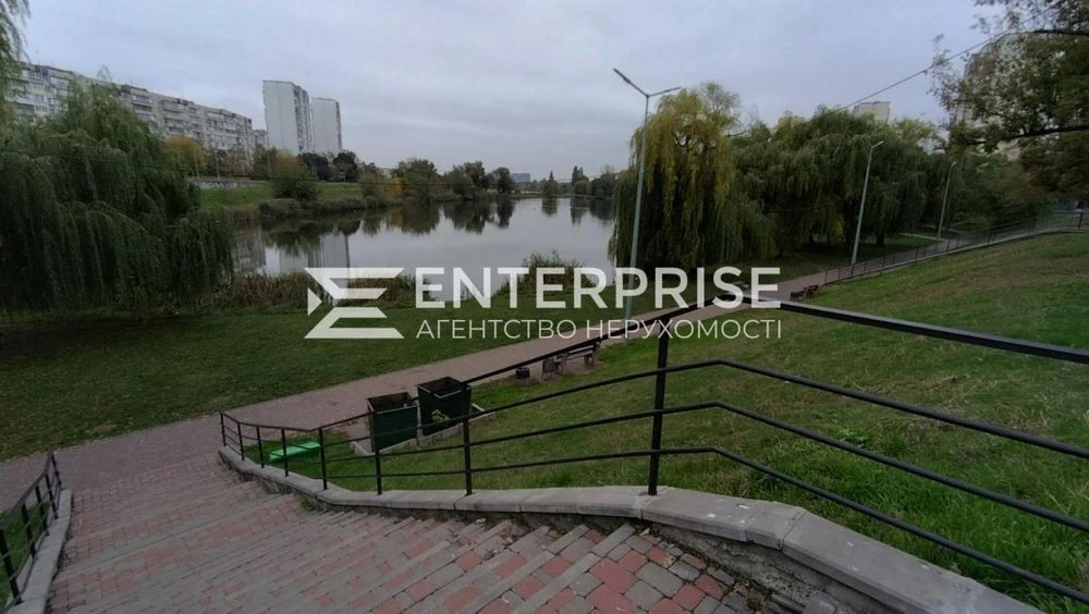 Продаж 1к квартири вул. Кибальчича 1Б