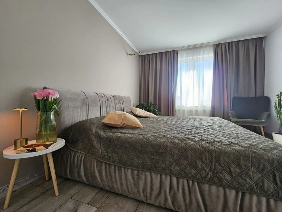2-кімнатна 75 кв. м. Гмирі, 14б Патріотика Позняки Осокорки