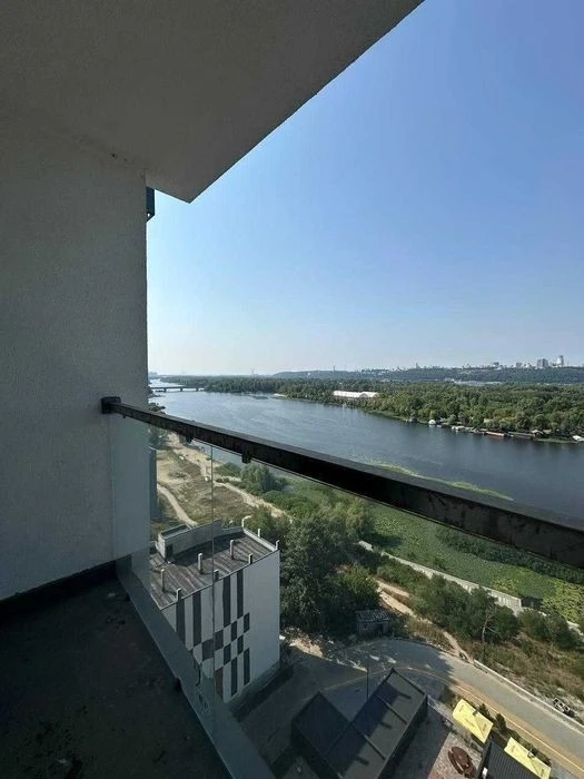 Продається 2-к квартира з видом на Дніпро у ЖК «Русанівська