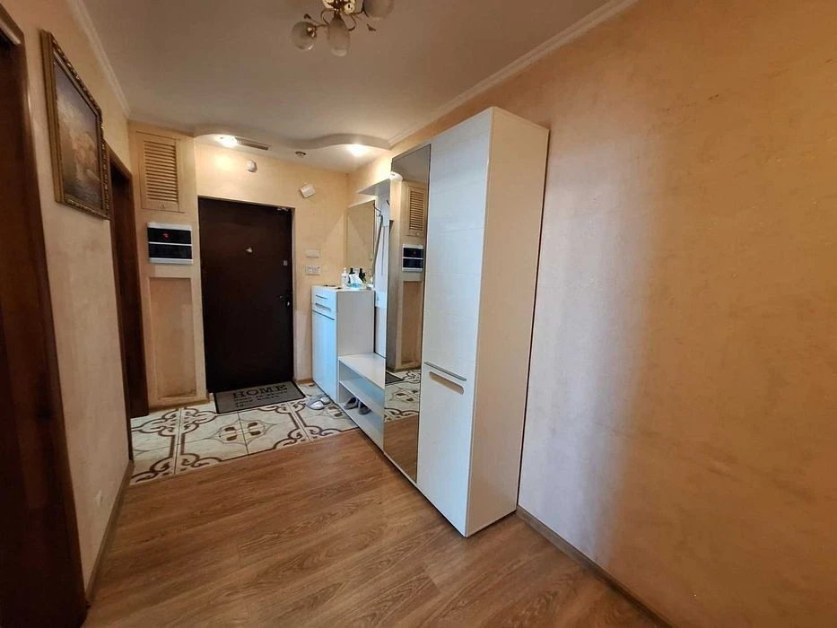Продаю 3 кімнатну квартиру вул Мілославська 2