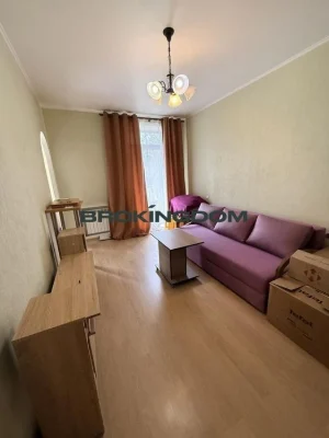 Продам 2к квартиру, Сталінку з ремонтом Бориспільська 38