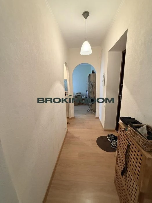 Продам 2к квартиру, Сталінку з ремонтом Бориспільська 38