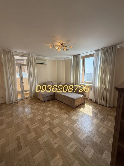 Продається 2 кімнатна квартира вул. Кубанської України, 31а,