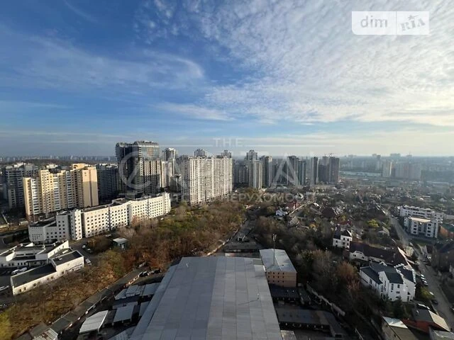 Sale of a 5-room apartment of 138 sq. m. on Mykola Mikhnovsky Blvd. 14-
