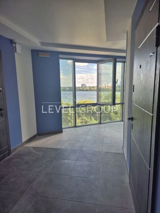 Продаж квартири в ЖК «Лебединий Guest House» - життя біля оз