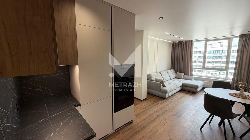 Нова 3к квартира 77 м² з ремонтом та меблями у ЖК Варшавськи