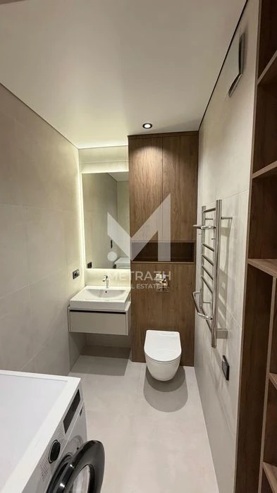 Нова 3к квартира 77 м² з ремонтом та меблями у ЖК Варшавськи