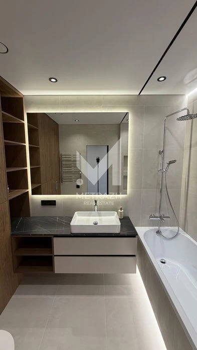 Нова 3к квартира 77 м² з ремонтом та меблями у ЖК Варшавськи